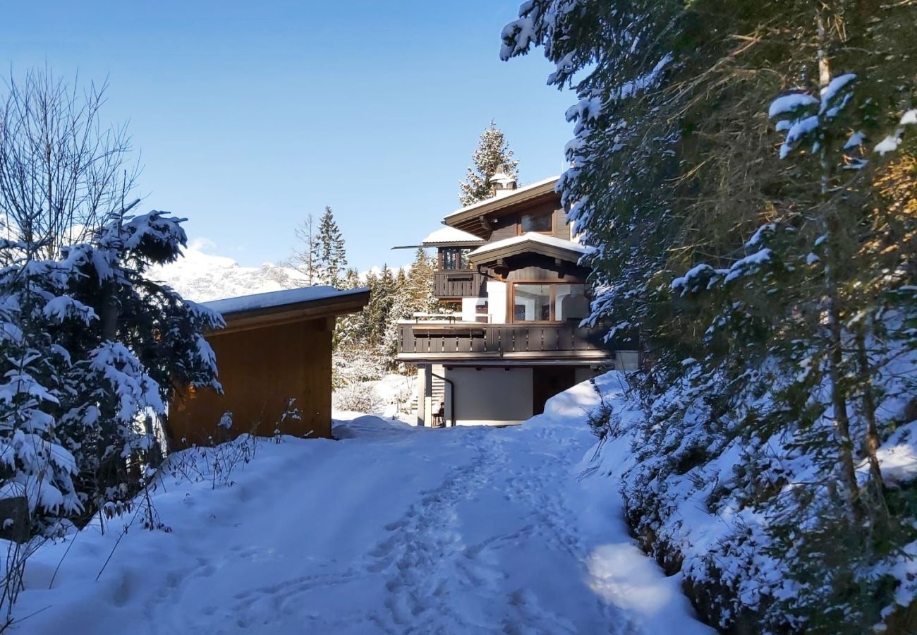 House in Volders - Landhaus Waldhof on the Großvolderberg