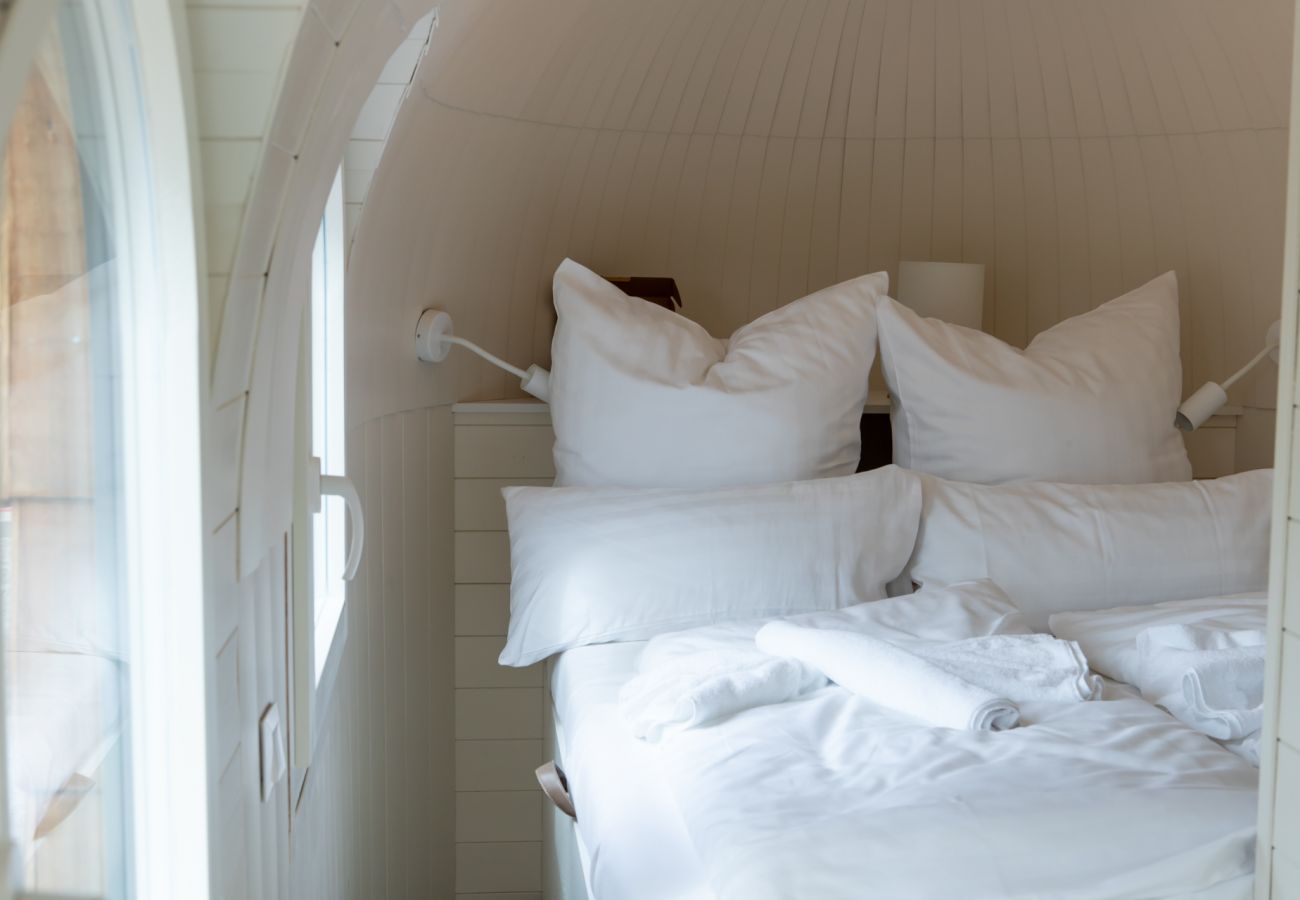 Mobile home in Niedere Börde - Igloos for 2 people - Jersleber See Camping & Adventure Resort