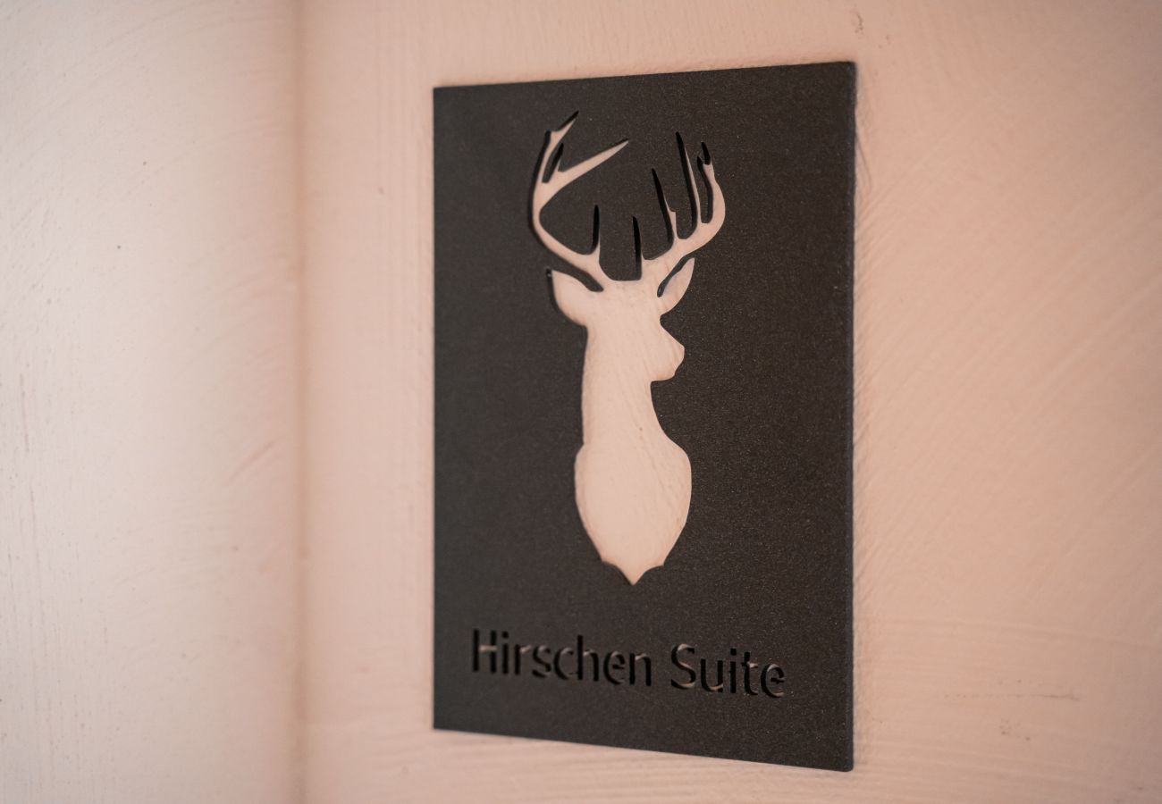 Ferienwohnung in Ried im Zillertal - Chalet WildRuh - Hirschen Suite
